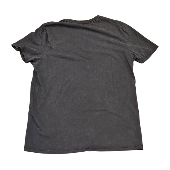 Guess Men Large Skull Grunge Skull Roses Black Goth Graphic Short Sleeve Tee - Picture 8 of 8